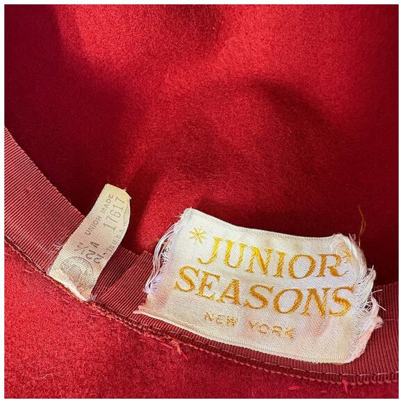 VTG Junior Seasons Wool Cloche Hat with Gold Kramer Leaf Brooch | Red | S/M - Picture 5 of 6